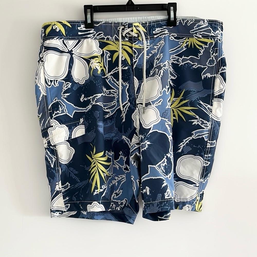 Tommy Bahama Blue and Yellow Men's Swim Shorts